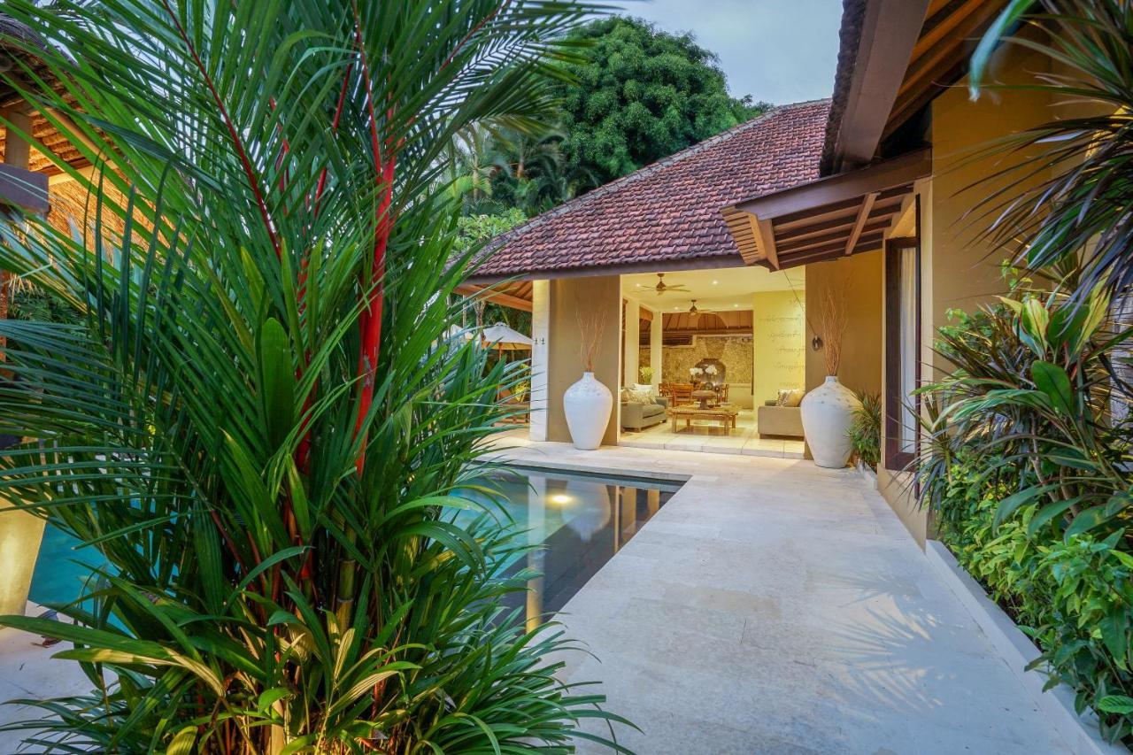Asrina Villa'S Seminyak エクステリア 写真